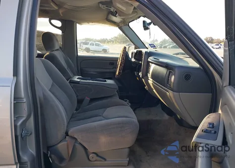 2004 Chevrolet Tahoe Ls from USA, damaged, VIN 1GNEC13V04R297323